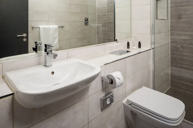 Smart, Studio, Double Bed، Roomzzz Nottingham City 6/8
