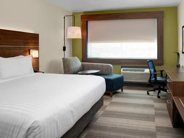 غرفة بسرير كينج، Holiday Inn Express Suites Houston Nw Cypress Grand Pky 2/3