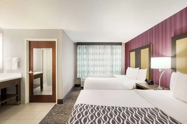 جناح استوديو كبير بسريرين مزدوجين، La Quinta Inn & Suites by Wyndham Newark - Elkton 1/3