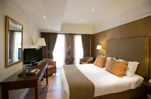 غرفة قياسية بسرير مزدوج أو سريرين منفصلين، Hera Hotel 1/5