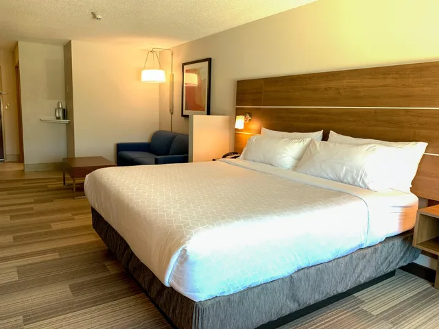 جناح بسرير كينج لذوي الإعاقة، Holiday Inn Express & Suites Lexington Dtwn Area-Keenland 1/3
