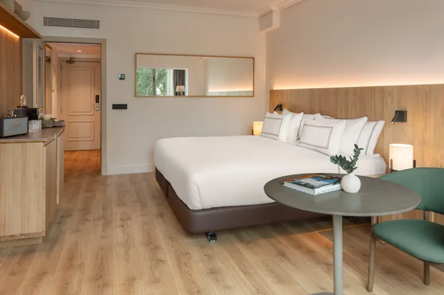 غرفة قياسية بسرير مزدوج أو سريرين منفصلين، Melia Madrid Barajas 3/8