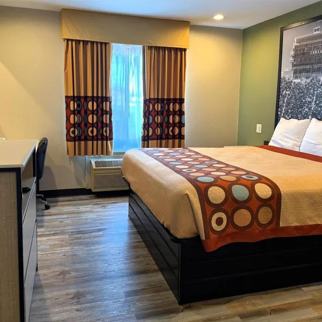 غرفة بسرير كينج لذوي الإعاقة، Super 8 By Wyndham Frankfort In 3/8