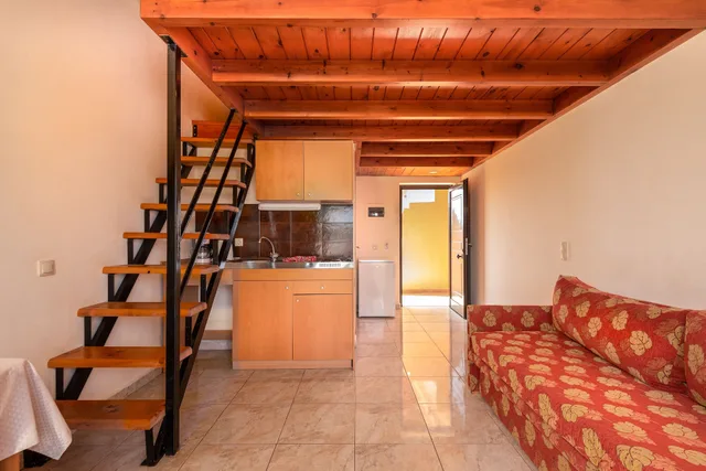 Duplex, Maisonette, Family, Queen Bed, 2 Sofa، Sunday Hotel 2/3