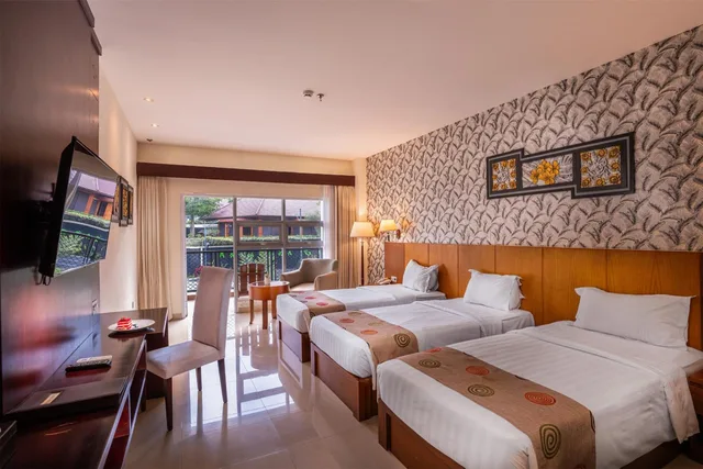 غرفة ثلاثية، Griya Persada Convention Hotel & Resort - Bandungan 1/7