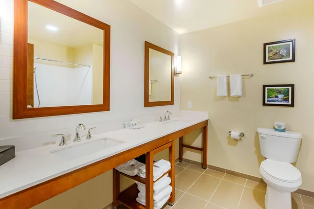 جناح بسريرين كوين، Comfort Suites Burlington Near I-5 4/6