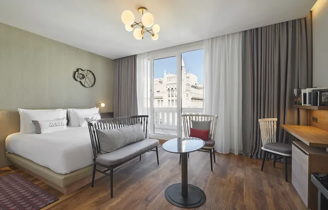 Room, King Bed, Grand Via View, Terrace، Hyatt Centric Gran Via Madrid 1/3
