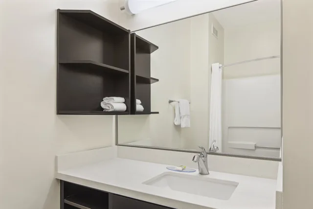 جناح استوديو بسريرين كوين، Candlewood Suites Charlotte - Arrowood 3/4