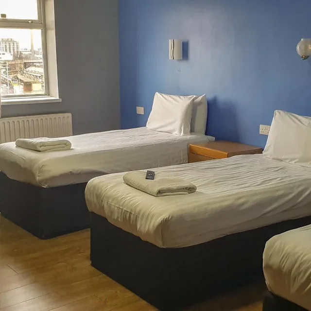 غرفة ثلاثية، Gilson Hotel 5/8
