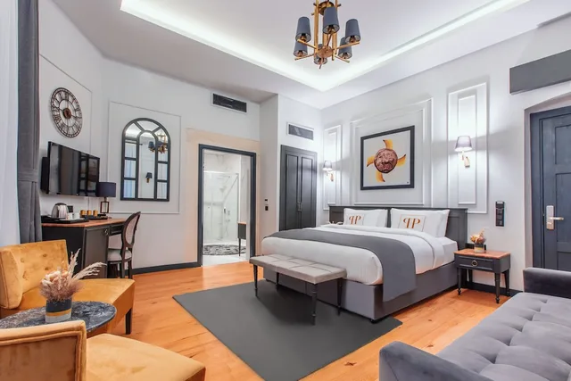 جناح جونيور بسرير كوين مع أريكة، Ferman Port Hotel 9/10