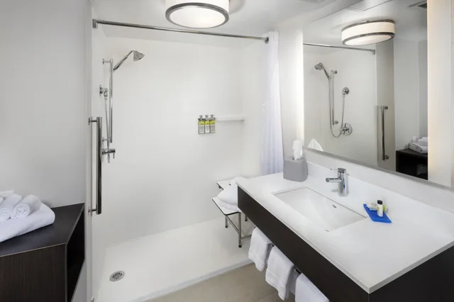 غرفة قياسية بسريرين كوين، Holiday Inn Express Middlesboro 6/6