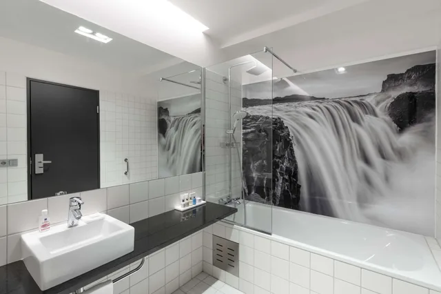 جناح جونيور، Radisson Blu 1919 Hotel Reykjavik 10/10