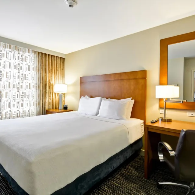 غرفة بسرير كينج لذوي الإعاقة، HYATT house Chicago/Naperville/Warrenville 1/2