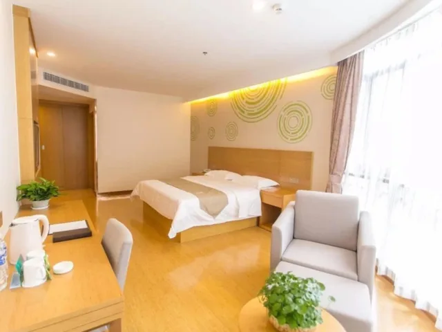 غرفة بسرير كوين، GreenTree Inn Jinan Jiyang Bus Station Express Hotel 2/2