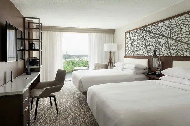 غرفة بإطلالة على البحيرة، Orlando Airport Marriott Lakeside 1/2