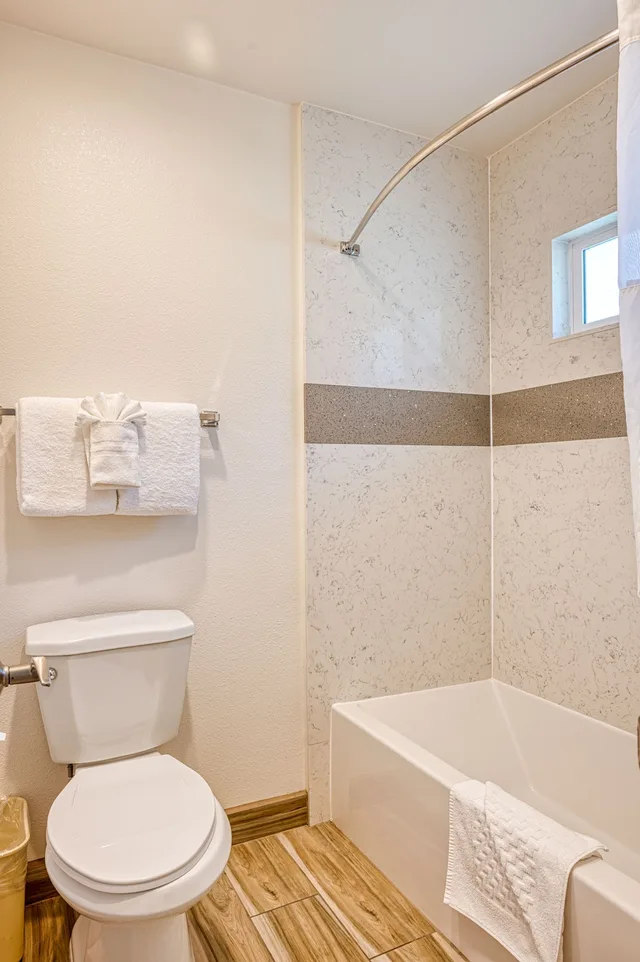 غرفة قياسية بسرير كينج، Vagabond Inn San Luis Obispo 5/5