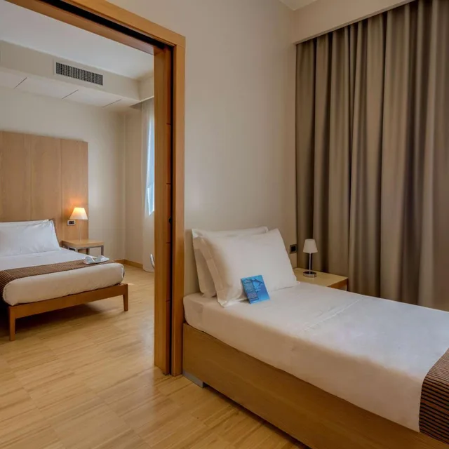 Classic, Single Bed, Queen Bed, Best Western Plus Hotel Bologna 4/11