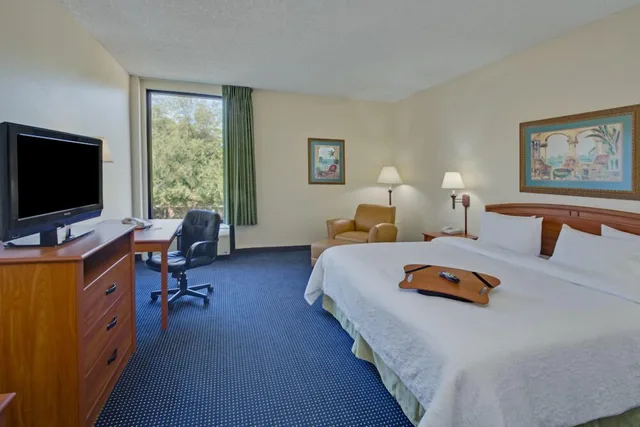 غرفة قياسية بسرير كينج لذوي الإعاقة، Hampton Inn Commercial Blvd Ft Lauderdale 3/5
