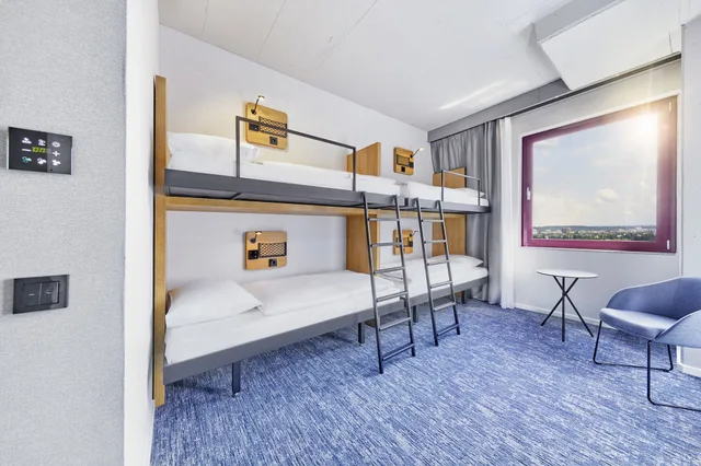 غرفة بأسرّة بطابقين تُحدَّد عند الوصول، H2 Hotel Dusseldorf Seestern 4/6