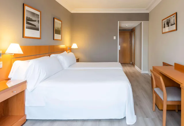 غرفة قياسية بسرير مزدوج أو سريرين منفصلين، Hotel San Sebastian Orly, Affiliated by Melia 4/10