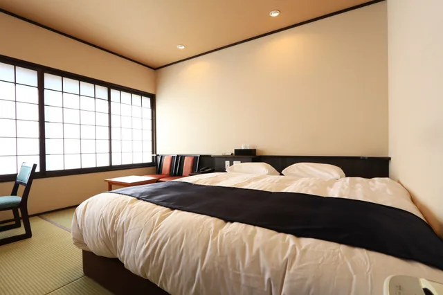 King Bed, Masuya Ryokan 1/3