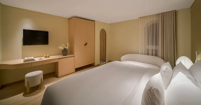 Green, Junior, Double Bed، Silverland May Hotel 6/10