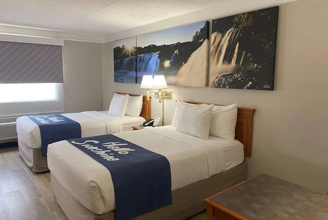غرفة بسريرين مزدوجين، Days Inn & Suites by Wyndham Arlington Heights 3/10
