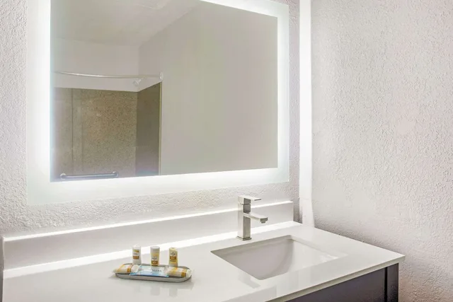 غرفة بسريرين كوين، La Quinta Inn & Suites by Wyndham Fort Smith 4/4