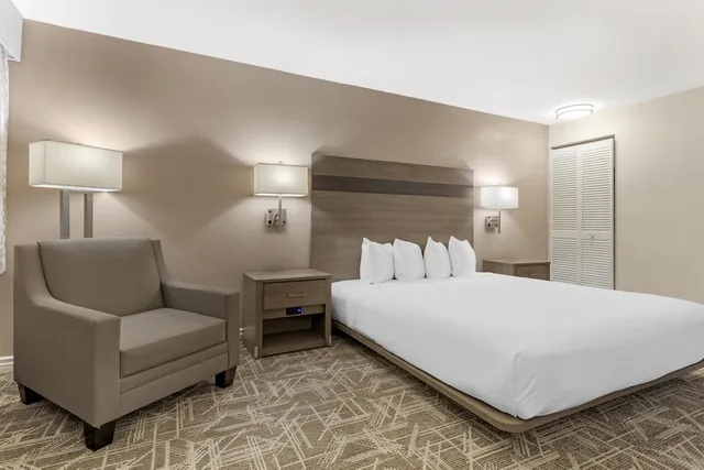 غرفة قياسية بسرير كينج لذوي الإعاقة، Best Western Kettleman City Inn & Suites 1/4