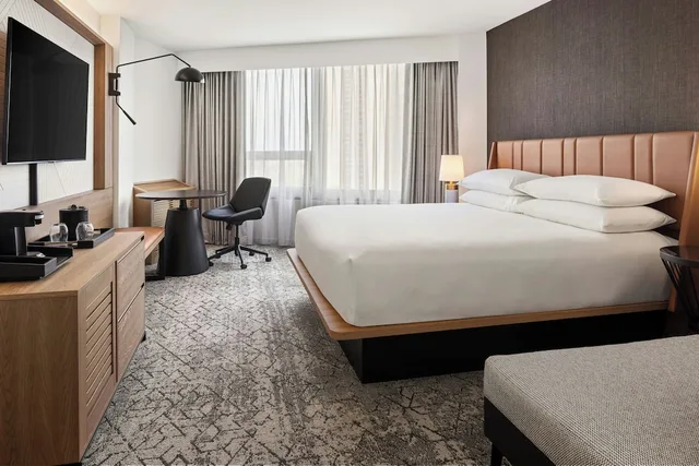 غرفة بسرير كينج لذوي الإعاقة، Sheraton Minneapolis Downtown Convention Center 1/8