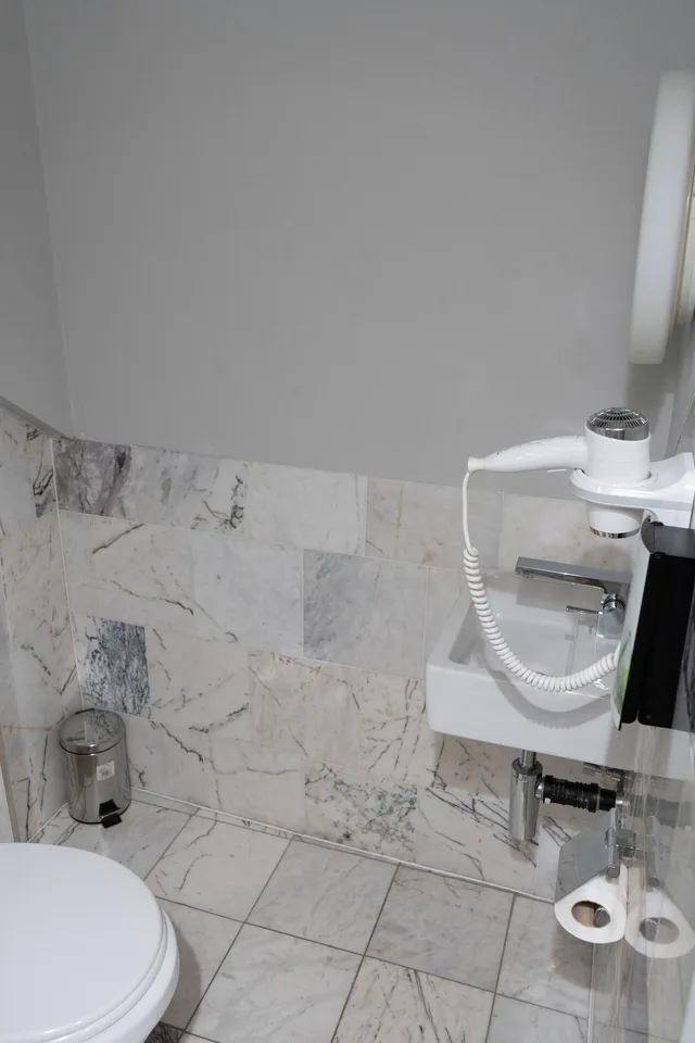 غرفة قياسية، Hotel Retro 2/3