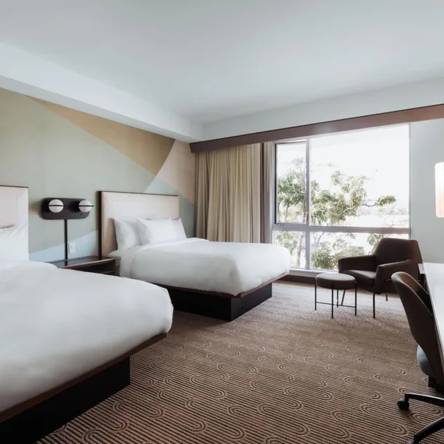 غرفة بسريرين كوين بإطلالة على المدينة، Courtyard by Marriott Santa Barbara Downtown 2/10