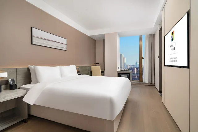 غرفة بسرير كينج بإطلالة على الحديقة، Huidong Business Hotel 1/2