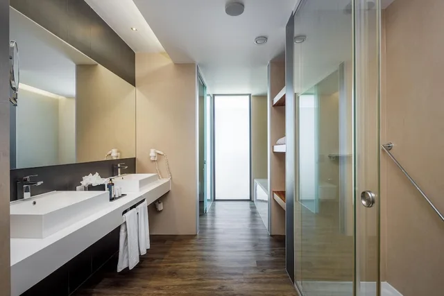 جناح جونيور بشرفة، Jupiter Marina 6/8