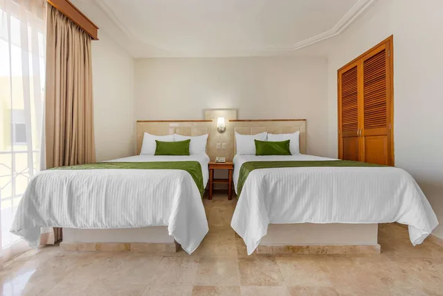 غرفة بسريرين مزدوجين، Quality Inn Mazatlan 1/5