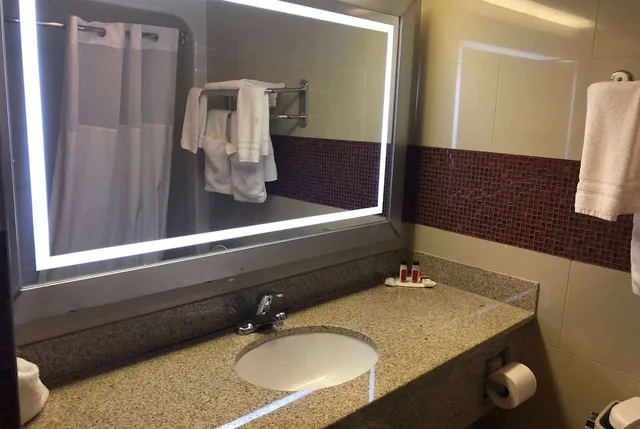 غرفة بسرير كينج للمدخنين لذوي الإعاقة، Days Inn by Wyndham Jersey City / NYC Area 9/10
