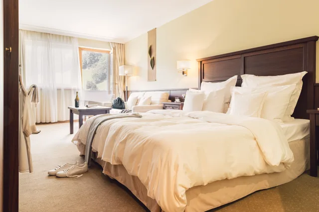 Room, Double Bed, Alpenpalace Luxury Hideaway & Spa Retreat 2/3