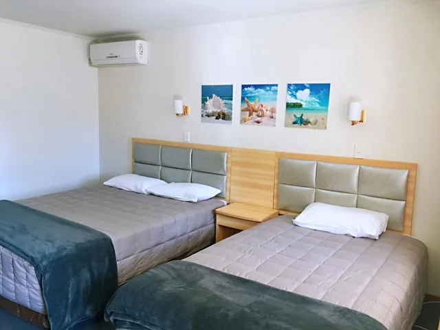 Design, Studio, 1 Queen and 1 Single Bed، Grosvenor Motor Inn 3/9