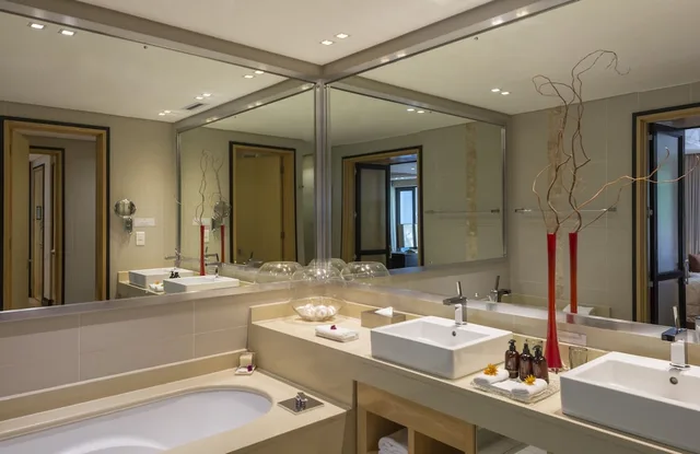 Business, Suite, Double Bed, No. 5 Boutique Art Hotel 4/5