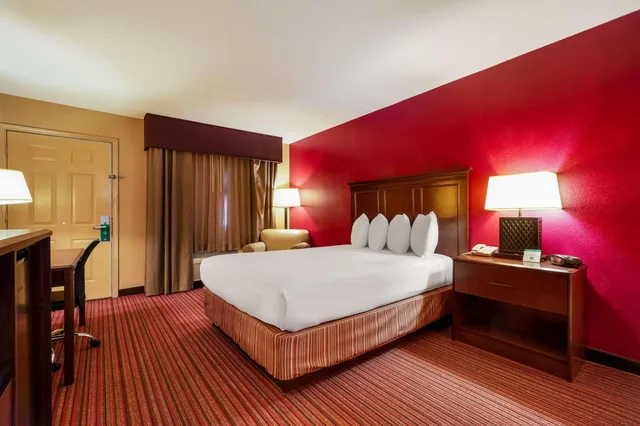 غرفة بسرير كوين، Quality Inn & Suites West Helena 1/2