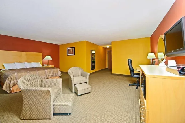 غرفة قياسية كبيرة بسرير كينج، Best Western Paducah Inn 3/6