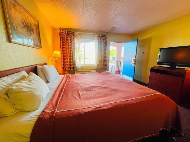 غرفة بسرير كينج، Barrington Hotel Schaumberg Near I 90 4/10