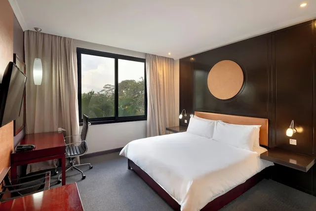 غرفة ديلوكس بسرير كينج بإطلالة على الحديقة للمدخنين، PROTEA HOTEL NDOLA 2/8