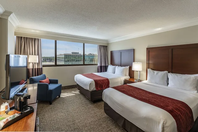 غرفة قياسية بسريرين كوين، Comfort Inn and Suites At Copeland Tower 1/5