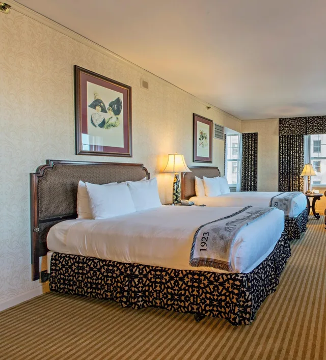 Club, Deluxe, The Brown Hotel 3/4