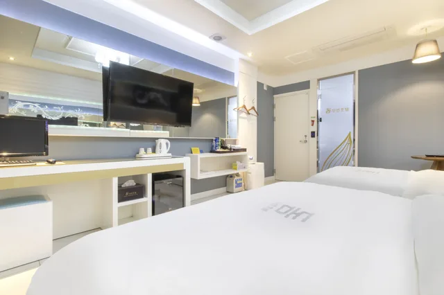 غرفة بسرير مزدوج وسرير فردي، Dom Hotel 1/3