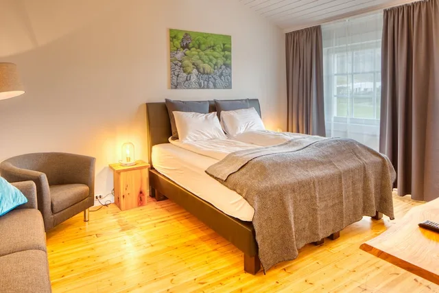 جناح جونيور بسرير كوين، Hotel Breiodalsvik 1/7