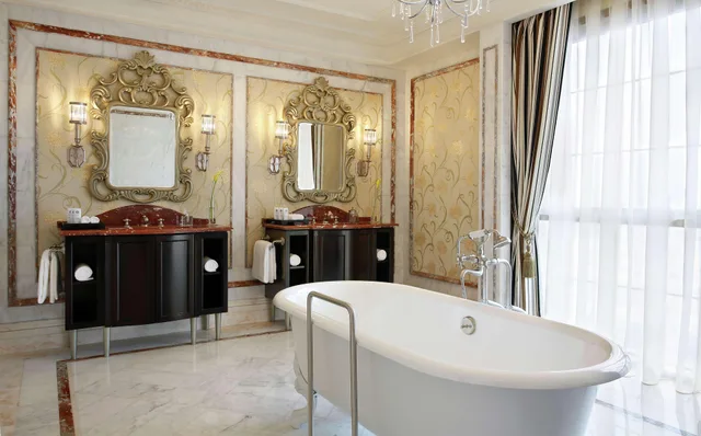 جناح ملكي، Al Habtoor Palace 1/2
