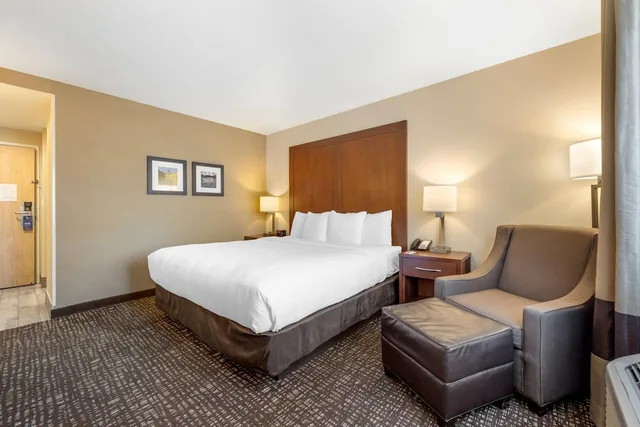 غرفة بسرير كينج لذوي الإعاقة، Comfort Inn And Suites Orem Provo 3/7