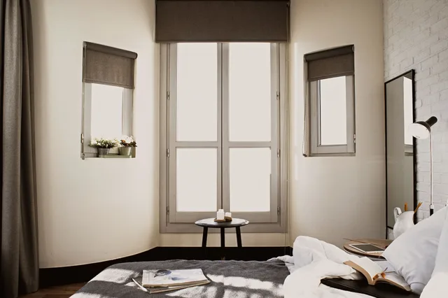 غرفة سوبيريور بسرير مزدوج بشرفة، room00 Chueca Hostel 2/4